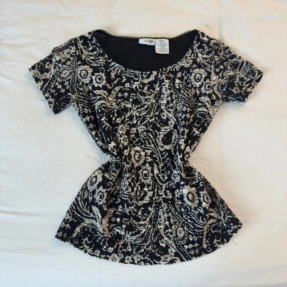 Y2K black and white lace tshirt